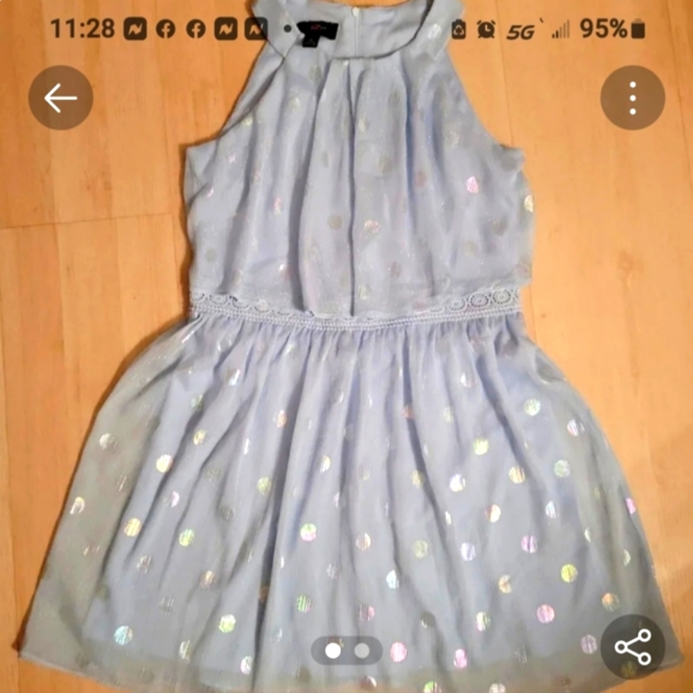 Dress - Picture 8 of 8